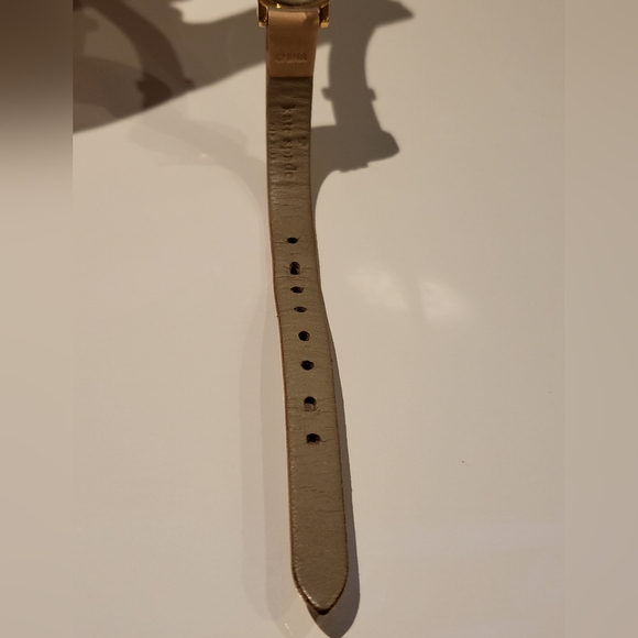 Kate Spade Tiny Metro Watch - Beige Leather Strap & Gold-Plated Metal - Picture 7 of 8
